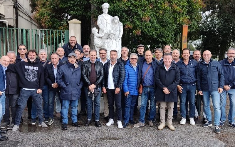 Allievi agenti si ritrovano 35 anni dopo
