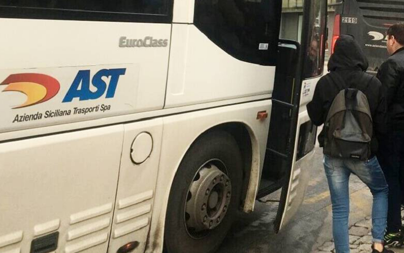 Gela, l’Ast ha i conti in rosso. Minaccia di fermare i bus in quattordici città siciliane