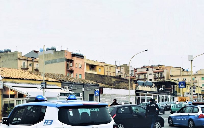 Gela: sequestrate piante di cannabis, 7 denunce. Ragazzo girava in auto con la targa falsa