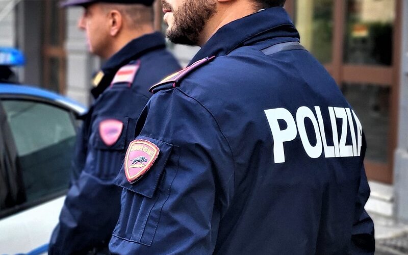 Gela, scoperto con un chilo di cocaina. Nel garage anche un fucile a canne mozze e cartucce