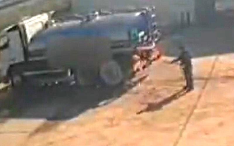 Gela, scoperto lavaggio abusivo di tir e cisterne e tir. Gli scarichi avevano generato un acquitrino