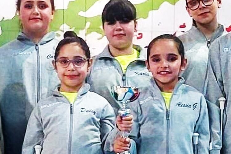 Niscemi, brillano le stelle del Twirling. La squadra seconda nella categoria «Senior C»