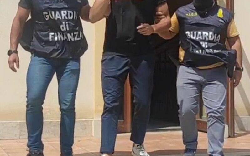 Operazione della Finanza, arrestate 11 persone. Sequestrati 120 chili di stupefacenti