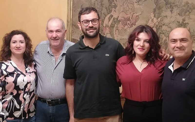 Riesi Attiva «cambia» il Bilancio, bonus a maggiorenni e famiglie. Randagismo: sostenere adozioni