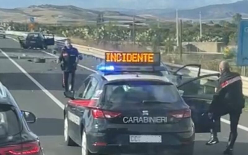 Gela, schianto frontale sulla Ss 417. Convolte due vetture, ci sono feriti