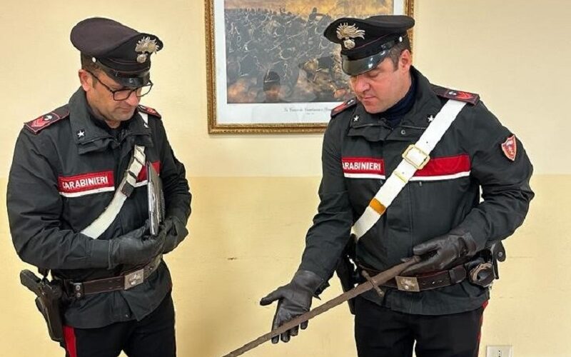 Gela, cocaina e reperti antichi nell’abitazione di un uomo di 41 anni. Arrestato