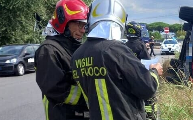 Gela, grave incidente sulla strada per Manfria. Due mezzi distrutti, ci sono feriti