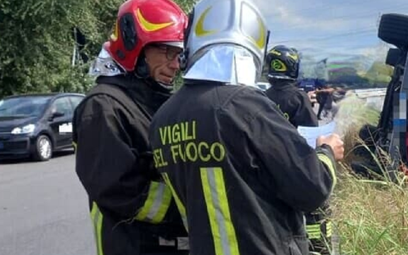 Gela, auto invade corsia opposta. Schianto sulla statale per Vittoria, tre feriti gravi