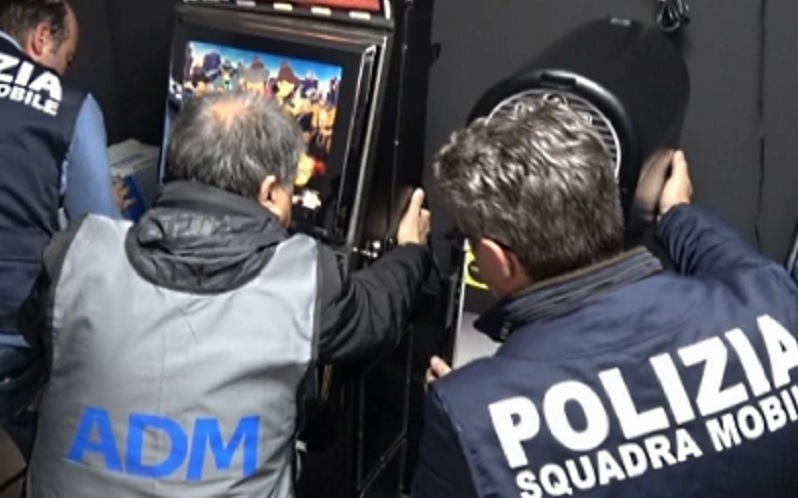Scommesse illegali, la scure della Polizia. Sanzioni ai gestori di due centri a Gela e Niscemi