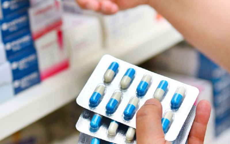 Gela, medicine e prodotti baby care per le famiglie indigenti. Volontari davanti alle farmacie