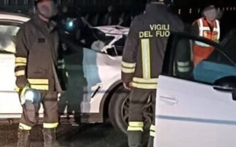 Incidenti stradali, un morto e cinque feriti. Un giovane di 27 anni in prognosi riservata
