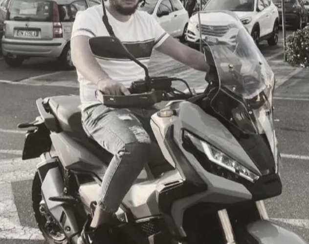 Catania, muore un ragazzo di 19 anni, grave un coetaneo. Con la moto finiti contro uno spartitraffico