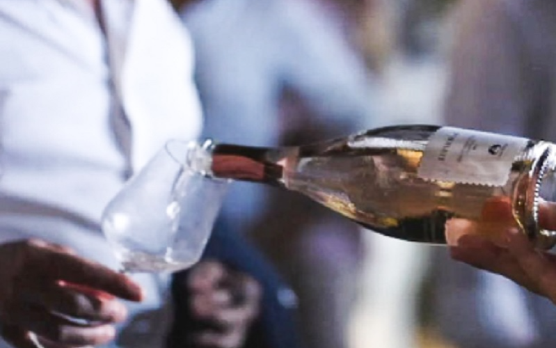 Gela, Calici di Stelle 2024 a Casa Grazia. Tra sorsi di vino, assaggi gourmet e la musica del dj set