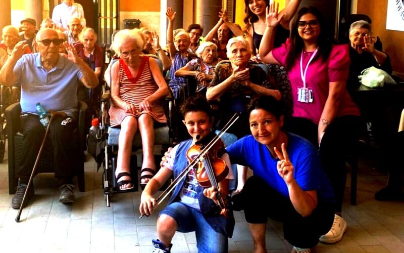 Niscemi: un violino al servizio della solidarietà. Maugeri in tour tra case di riposo e ospedali