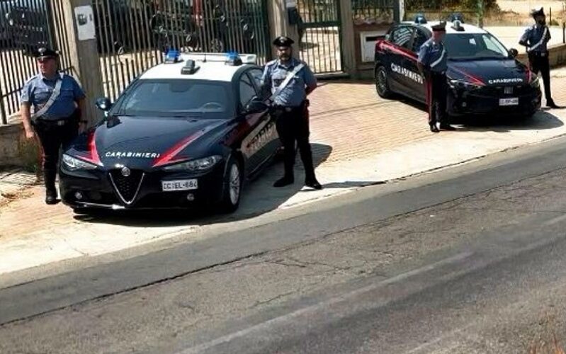 Niscemi: con la cocaina accanto all’autocarro. Arrestato presunto spacciatore