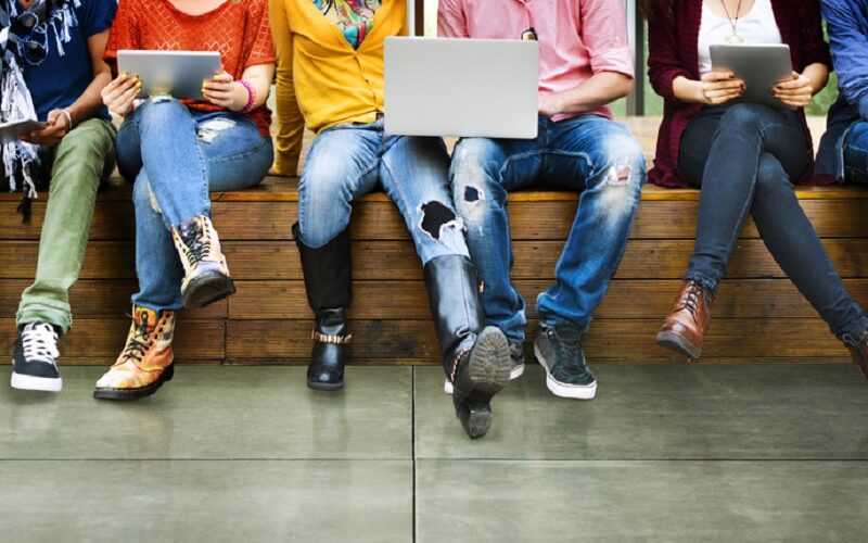 Gela, Enilive punta sui nuovi talenti. Progetto «Start me up» per 80 giovani