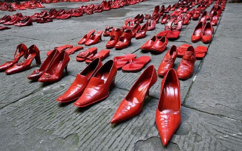 Gela, giornata contro la violenza sulle donne. Flash mob davanti all’ospedale, eventi con associazioni e club services