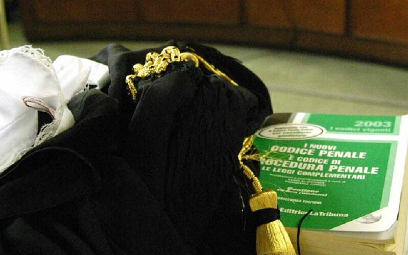 Gela: «Acquistò dosi di cocaina da esponete del clan», chiesta assoluzione per un consigliere