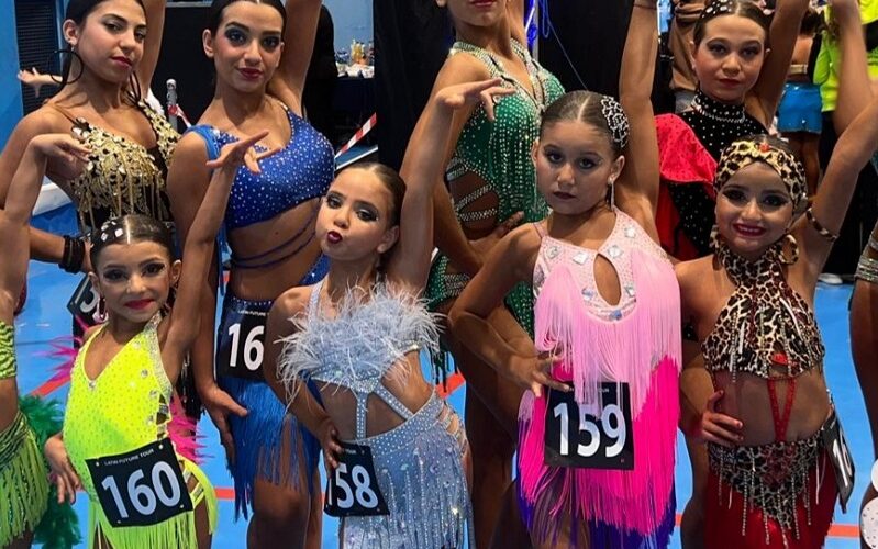 Niscemi, pioggia di medaglie e coppe per le danzatrici della scuola One Free Time Center