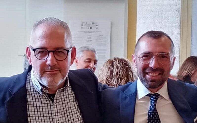 Riesi, cestini della differenziata nelle scuole. Campagna del Comune con l’ausilio della Srr