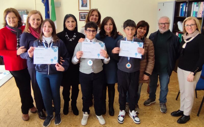 Niscemi, ragazzi del «Verga» premiati ai Giochi Matematici con medaglie d’argento e bronzo