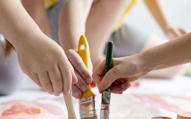 Gela, sapori, arte e disegni per promuovere la socializzazione. Il 7 aprile evento «Colori & Dolci»