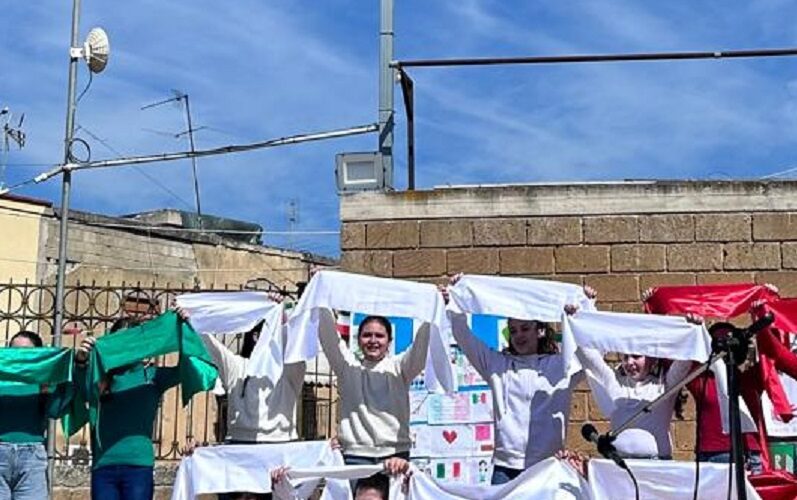 Riesi festeggia il Tricolore Vivo, studenti protagonisti della cerimonia al parco urbano