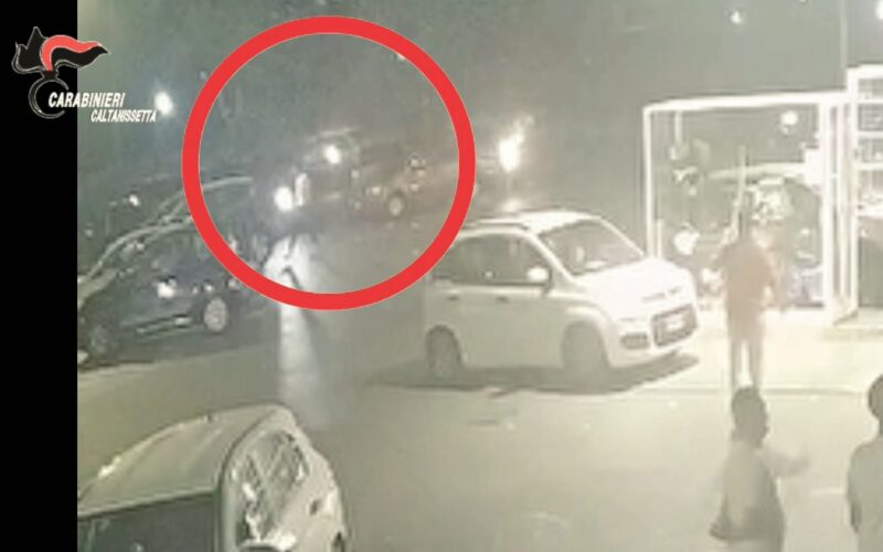 Gela: lite in discoteca, poi la sparatoria Un giovane arrestato dai Carabinieri