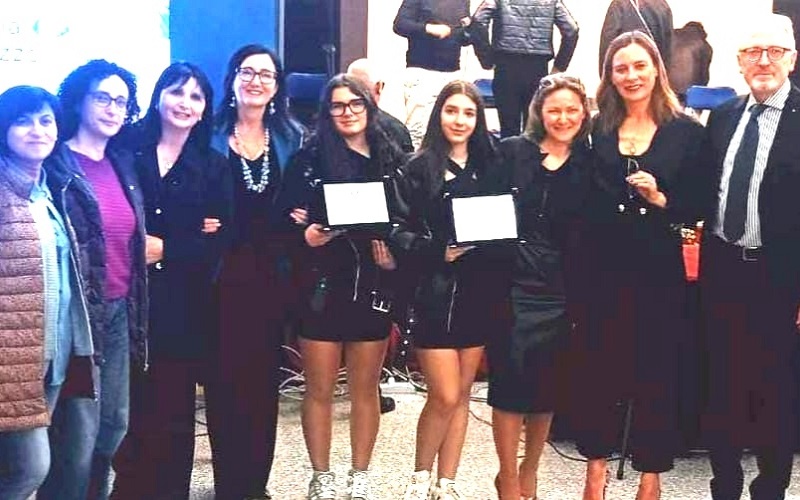 Niscemi: Dalila e Benedetta, campionesse di Francese. Premiate al concorso regionale