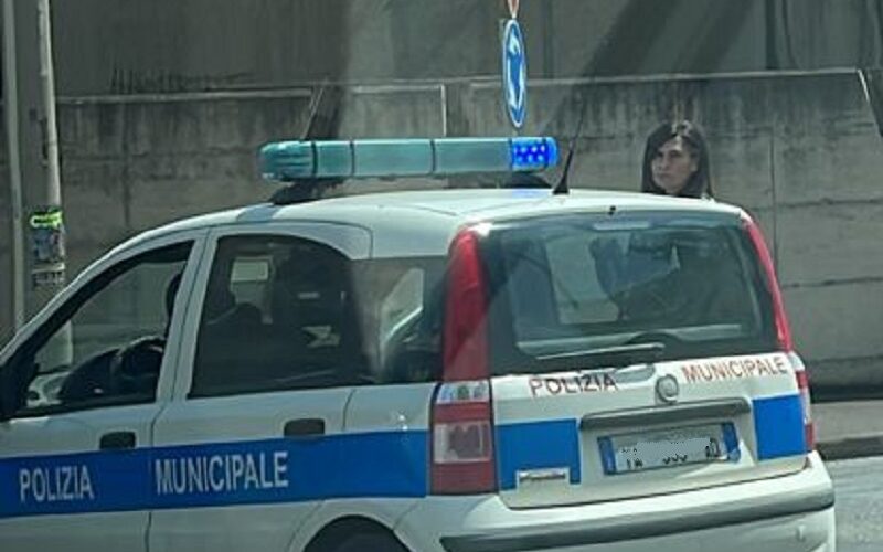 Gela, scontro frontale sulla bretella Borsellino. Cinque persone soccorse in ambulanza