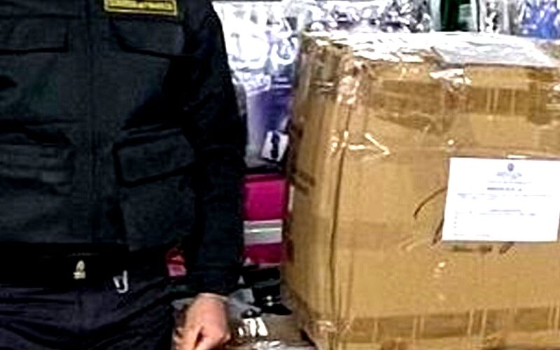 Gela: blitz della Finanza a Carnevale. Sequestrati 3000 articoli, maxi multe