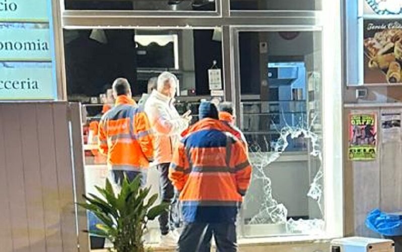 Gela, sfonda la vetrata di un panificio. Scassinatore tratto in arresto dai Carabinieri
