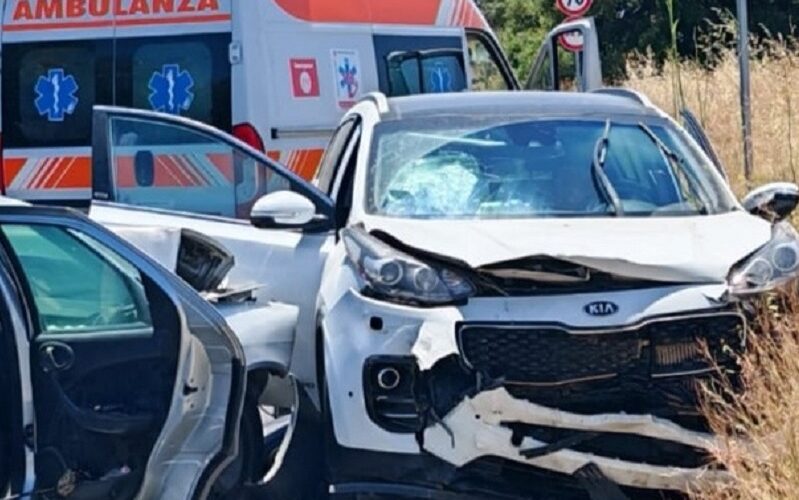 Niscemi, grave incidente sulla Sp 11. Suv contro Citroen, i due conducenti rimangono incastrati