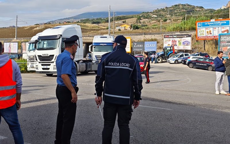 Gela, continua la protesta dei trattori. Dal carciofo si rischia altro duro colpo